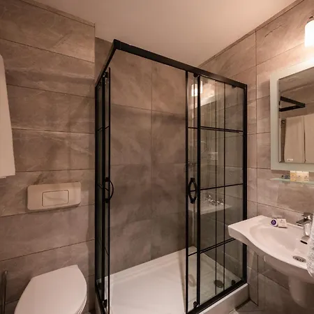 Hotel Iris & Canakkale