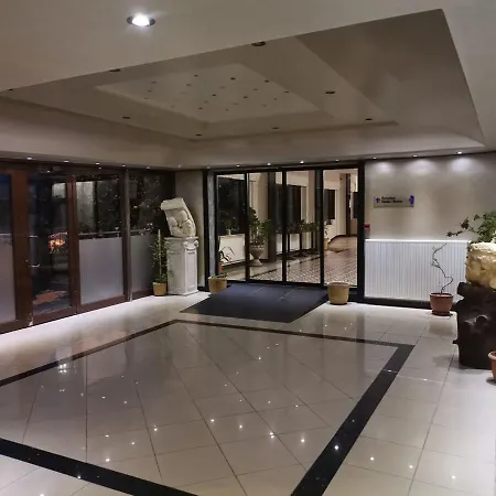 Iris & Hotel 4*