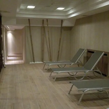 Hotel Iris & 4*